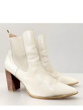 Mi.iM Esmee Chelsea Boot Size 8.5 Off White Stacked Heel Pointed Toe Bootie